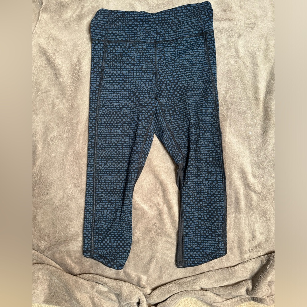 36. Lululemon crop legging , Sz 8